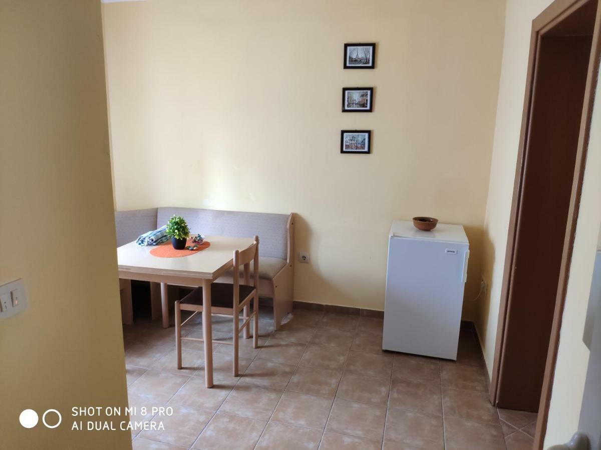 סוטומורה Apartments Brnjada מראה חיצוני תמונה