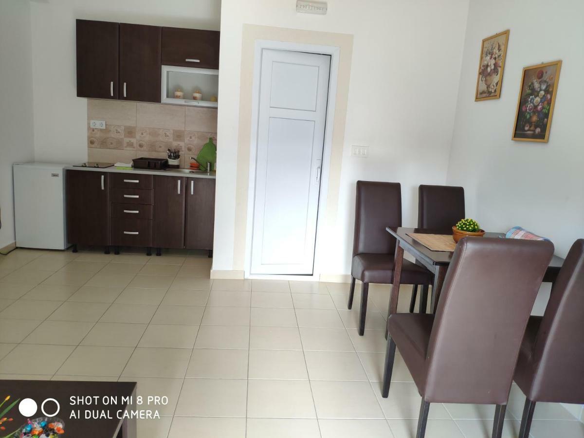 סוטומורה Apartments Brnjada מראה חיצוני תמונה